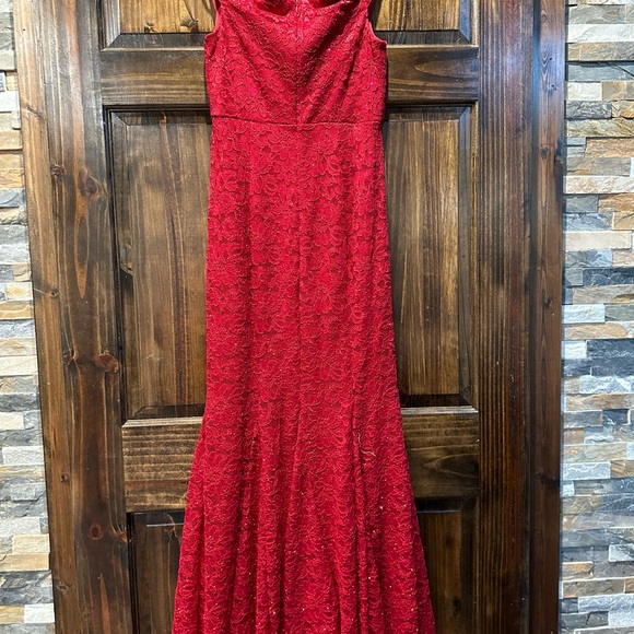 Red sparkly lace evening gown - Picture 3 of 3